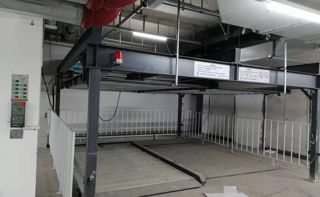 丹東中央病院（地下昇降横移二階）