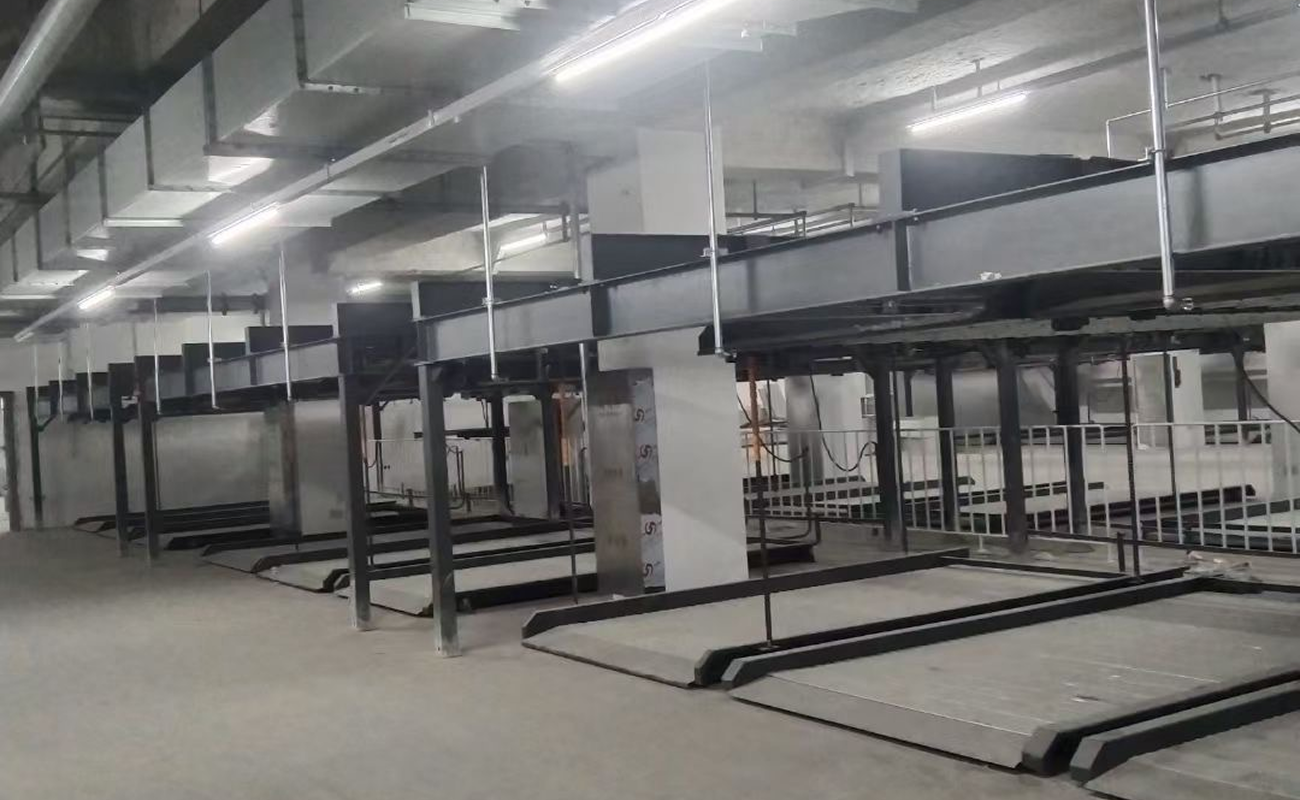 丹東中央病院（地下昇降横移二階）