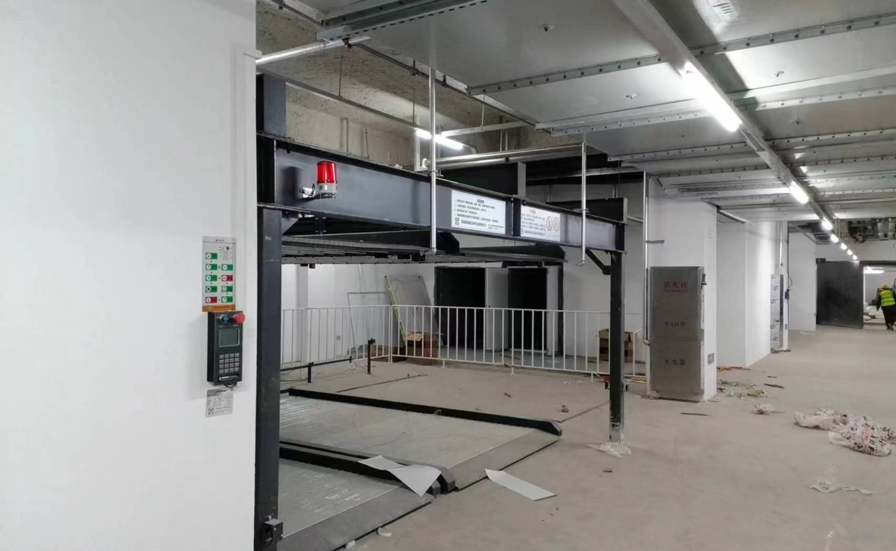 丹東中央病院（地下昇降横移二階）